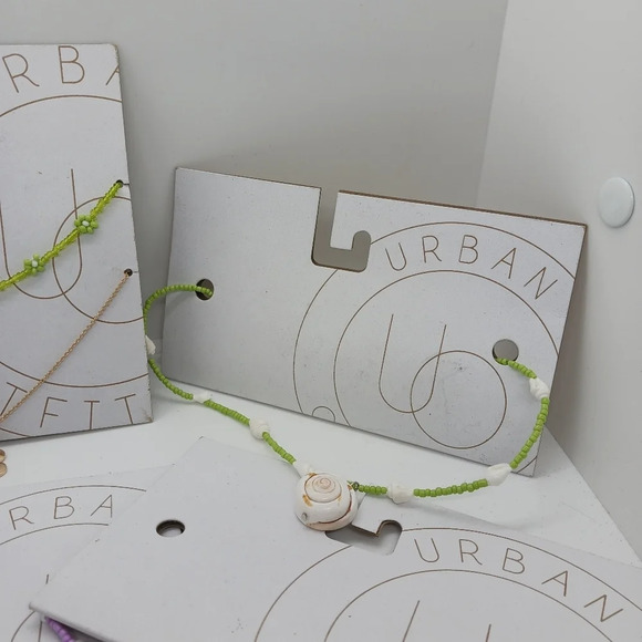 NWT 5 PC. URBAN OUTFITTERS NECKLACES - Picture 3 of 4